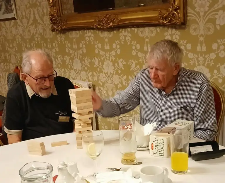 Structures in a state of collapse